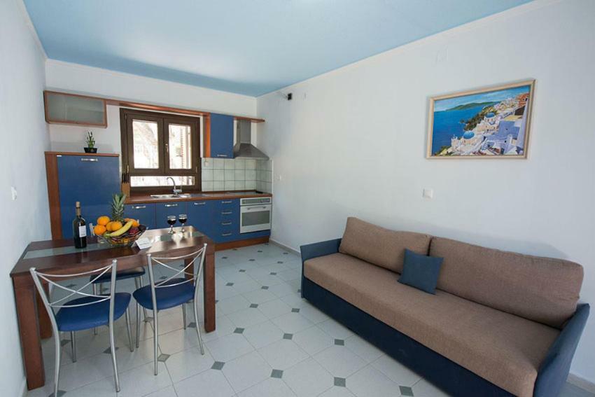 Ilios Hotel & Villas Yénion Eksteriør billede