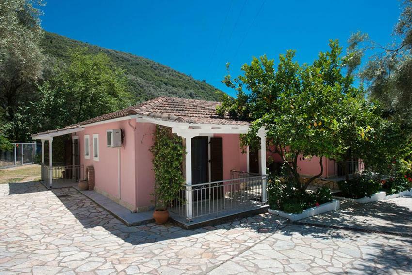 Ilios Hotel & Villas Yénion Eksteriør billede
