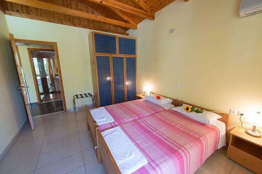 Ilios Hotel & Villas Yénion Eksteriør billede
